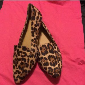 Time and Tru SZ: 11W Pointed Toe Leopard Rosette Flats - gently worn
